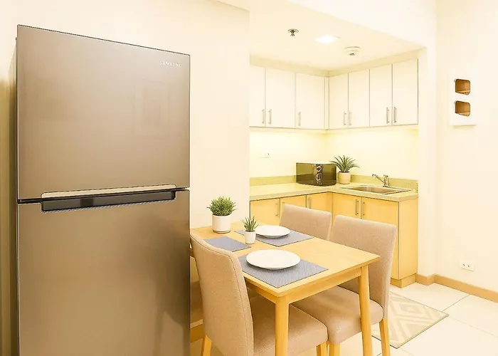 Elegant 1br Near Solaire, Okada, Mall Of Apartamento *