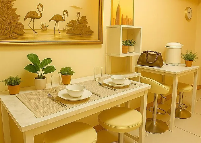 Elegant 1br Near Solaire, Okada, Mall Of Manila