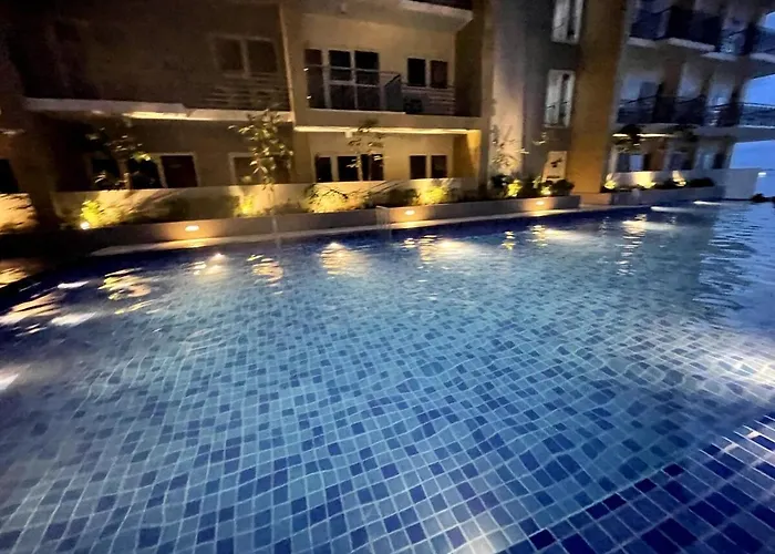 Elegant 1br Near Solaire, Okada, Mall Of Manila